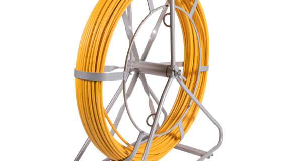 Sonda passacavo in fibra di vetro rivestita in PP su avvolgitore carrellato Ø 9mm 300 metri