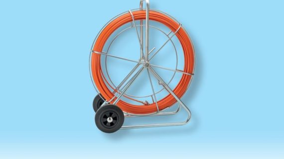 Sonda passacavo in fibra di vetro rivestita in PP su avvolgitore carrellato Ø 11mm 120 metri