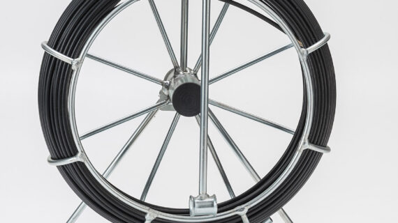 Sonda in fibra di vetro rivestita in PP con avvogitore verticale zincato Ø 4.5mm 20 metri